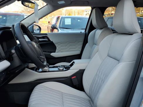 New 2026 Mitsubishi Outlander SEL image 8