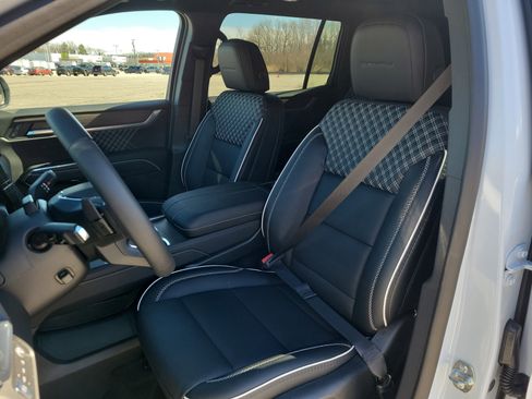 New 2026 GMC Acadia Denali w/ Super Cruise Package image 4