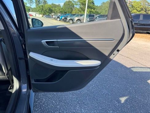 Used 2022 Hyundai Sonata Limited FWD image 12