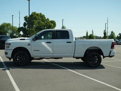 New 2026 RAM 2500 Big Horn AWD/4WD image 4