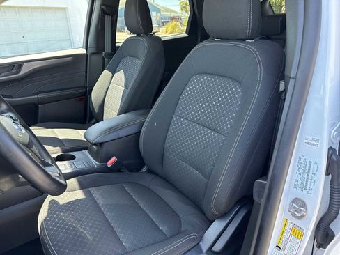 Used 2025 Ford Escape Active AWD/4WD image 15