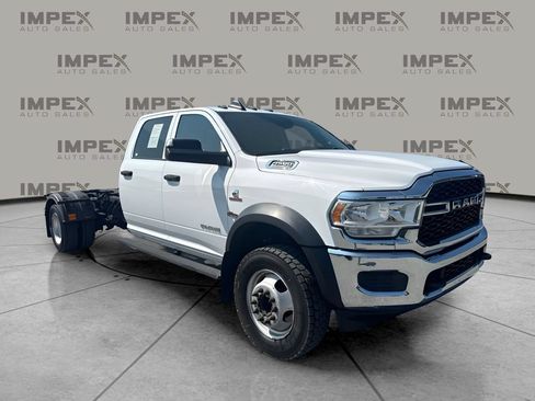 Used 2019 RAM 4500 Tradesman w/ Chrome Appearance Group RWD image 7