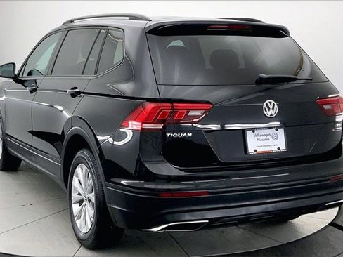 Used 2018 Volkswagen Tiguan S image 12