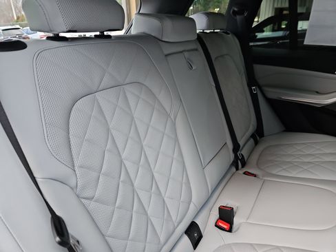 New 2026 BMW X5 xDrive40i w/ M Sport Package image 12