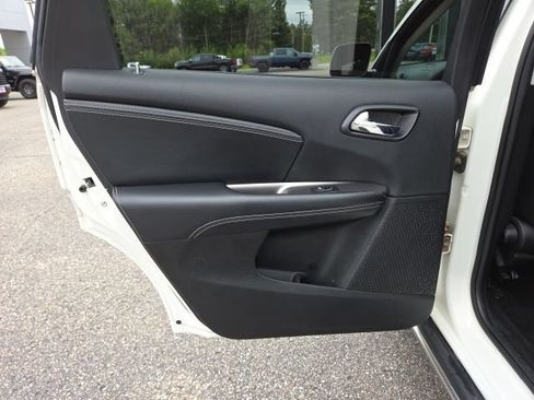 Used 2018 Dodge Journey Crossroad AWD/4WD image 39