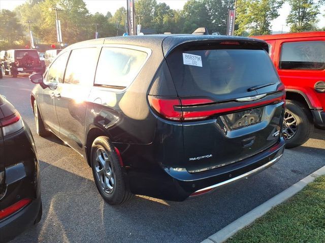 Used 2024 Chrysler Pacifica Limited w/ Uconnect Theater Family Group AWD/4WD image 8