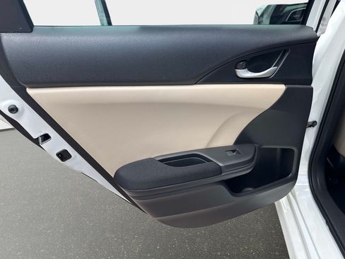 Used 2020 Honda Civic EX image 10