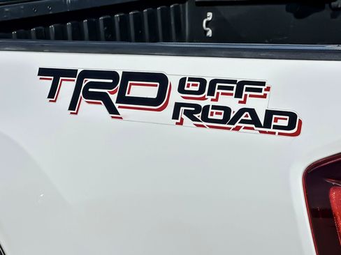 Used 2018 Toyota Tacoma TRD Off-Road image 26