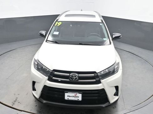 Used 2019 Toyota Highlander SE w/ Nightshade Edition AWD/4WD image 33
