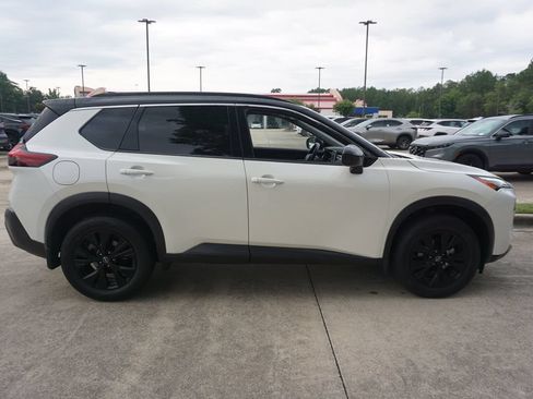 Used 2023 Nissan Rogue SV w/ SV Premium B Package FWD image 20