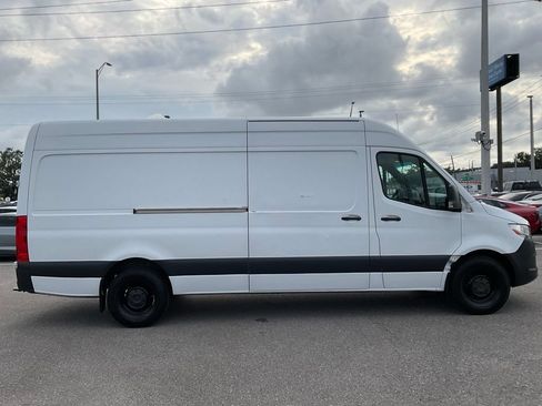 Used 2021 Mercedes-Benz Sprinter 2500 image 2