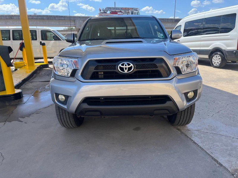 Used 2015 Toyota Tacoma PreRunner w/ TRD Sport Package RWD image 2