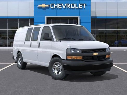 New 2025 Chevrolet Express 3500 Work Van w/ Driver Convenience Package image 7