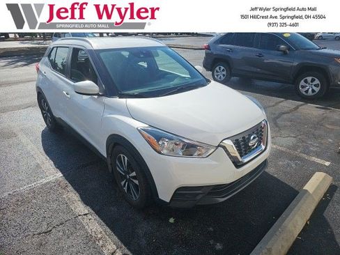 Used 2020 Nissan Kicks SV FWD image 1