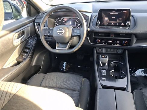 Used 2026 Nissan Rogue SV FWD image 19