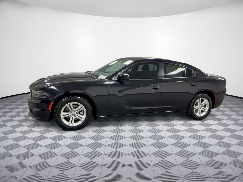 Used 2022 Dodge Charger SXT RWD image 2