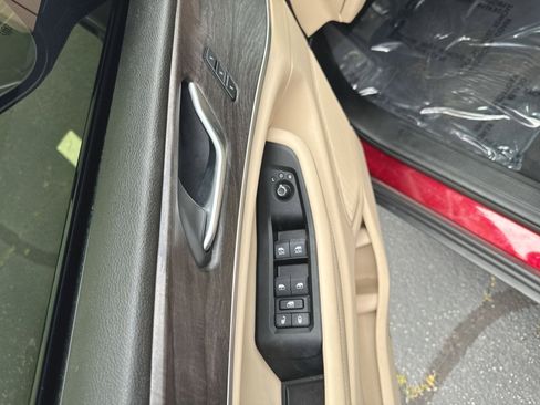 Used 2024 Jeep Grand Cherokee Limited w/ Luxury Tech Group II AWD/4WD image 9