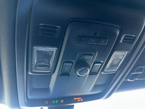 Used 2022 GMC Yukon Denali image 35