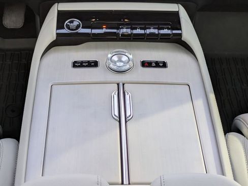 New 2025 Lincoln Navigator Reserve image 13