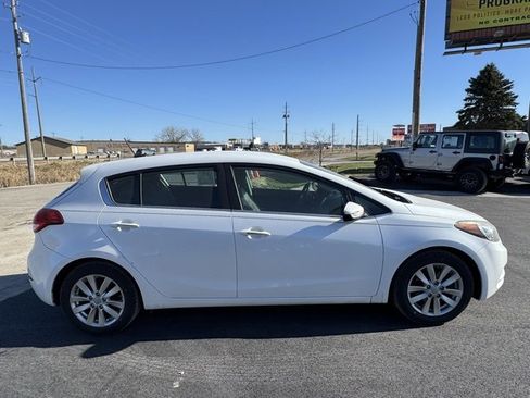 Used 2015 Kia Forte EX image 29