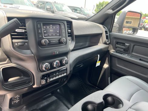 New 2024 RAM 3500 Tradesman w/ Chrome Appearance Group image 23
