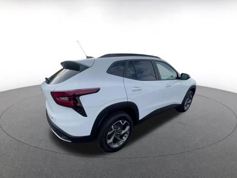 Used 2025 Chevrolet Trax LT image 14