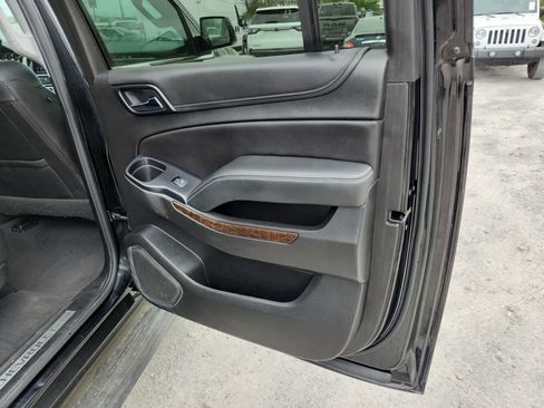 Used 2020 Chevrolet Suburban LT image 24