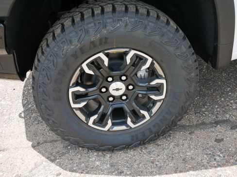 New 2026 Chevrolet Silverado 1500 ZR2 w/ LPO, Dark Essentials Package AWD/4WD image 9