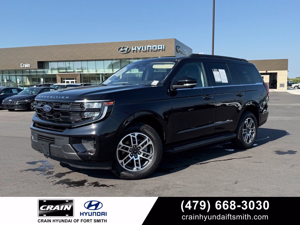 Used 2025 Ford Expedition Active AWD/4WD image 1