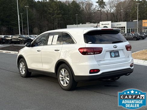 Used 2019 Kia Sorento LX image 3