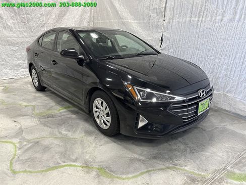 Used 2019 Hyundai Elantra SE w/ Cargo Package image 2