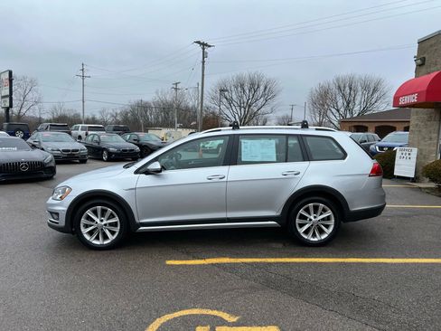 Used 2017 Volkswagen Golf Alltrack SE image 8