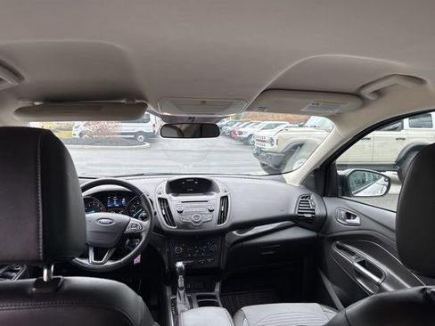 Used 2017 Ford Escape SE w/ SE Sport Appearance Package image 21