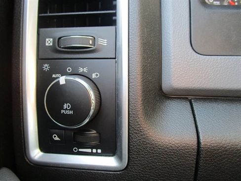 Used 2019 RAM 1500 Classic Warlock image 34