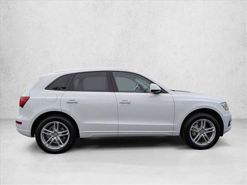 Used 2016 Audi Q5 2.0T Premium Plus w/ Technology Package image 4