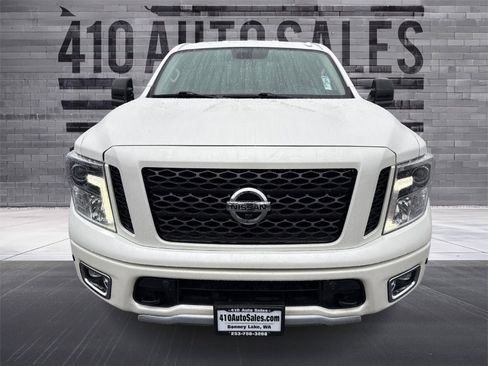 Used 2019 Nissan Titan PRO-4X w/ Pro-4x Convenience Package image 5