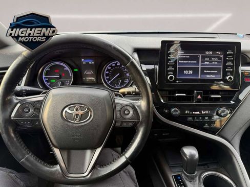 Used 2021 Toyota Camry SE w/ Cold Weather Package image 30