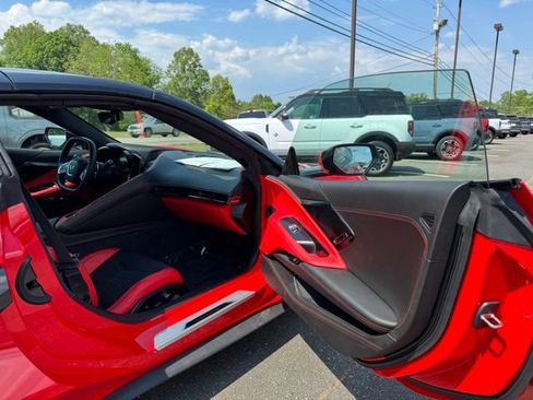 Used 2023 Chevrolet Corvette Stingray Premium Conv w/ Z51 Performance Package RWD image 15