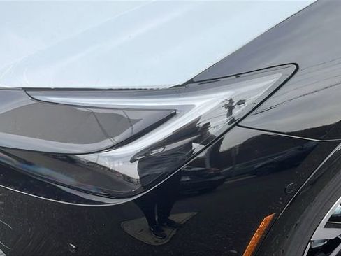 New 2026 Toyota Prius Plug-In Hybrid image 4