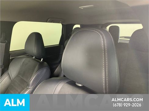 Used 2024 Mitsubishi Outlander SE image 24