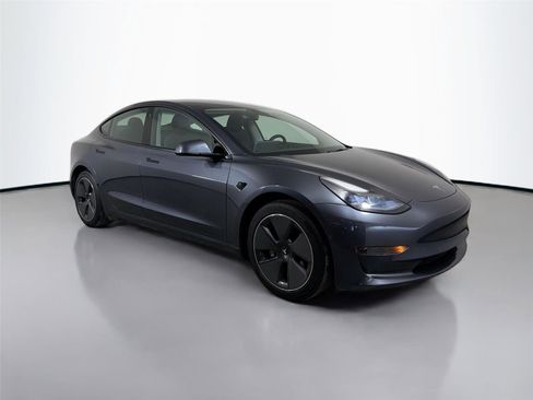 Used 2021 Tesla Model 3 Standard Range Plus RWD image 3