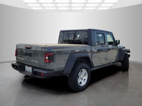 Used 2020 Jeep Gladiator Sport w/ Quick Order Package 24S AWD/4WD image 4