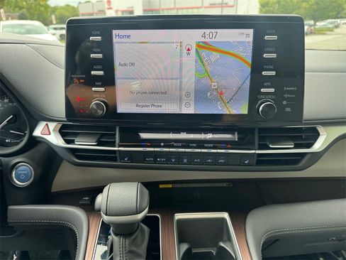 Used 2024 Toyota Sienna XLE image 21