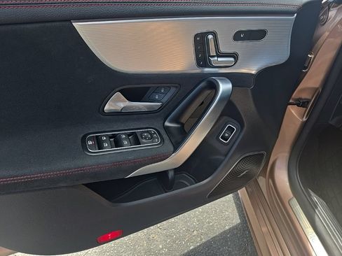 Used 2023 Mercedes-Benz CLA 250 4MATIC image 9