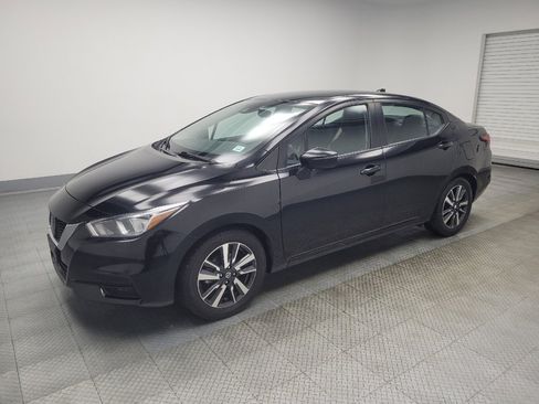Used 2021 Nissan Versa SV image 2