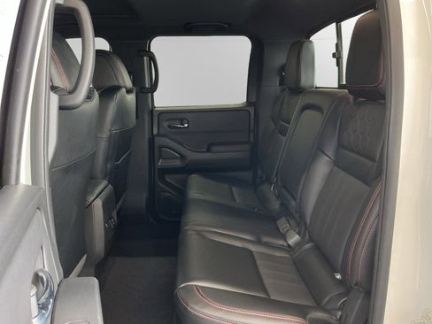 Used 2023 Nissan Frontier PRO-4X w/ Pro-4X Premium Package AWD/4WD image 13