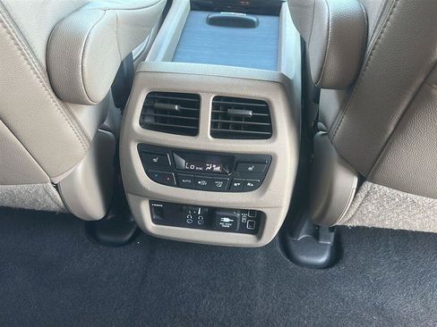 Used 2021 Honda Pilot Touring image 13