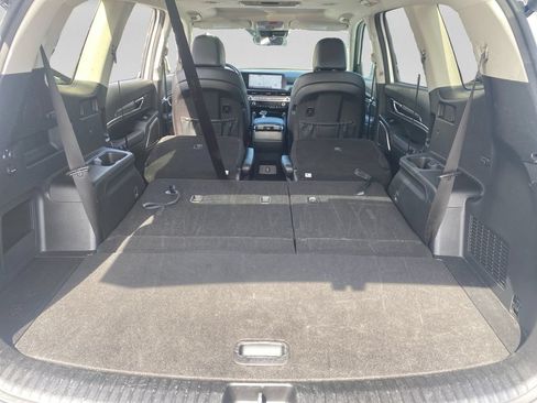 Used 2025 Kia Telluride S FWD image 28