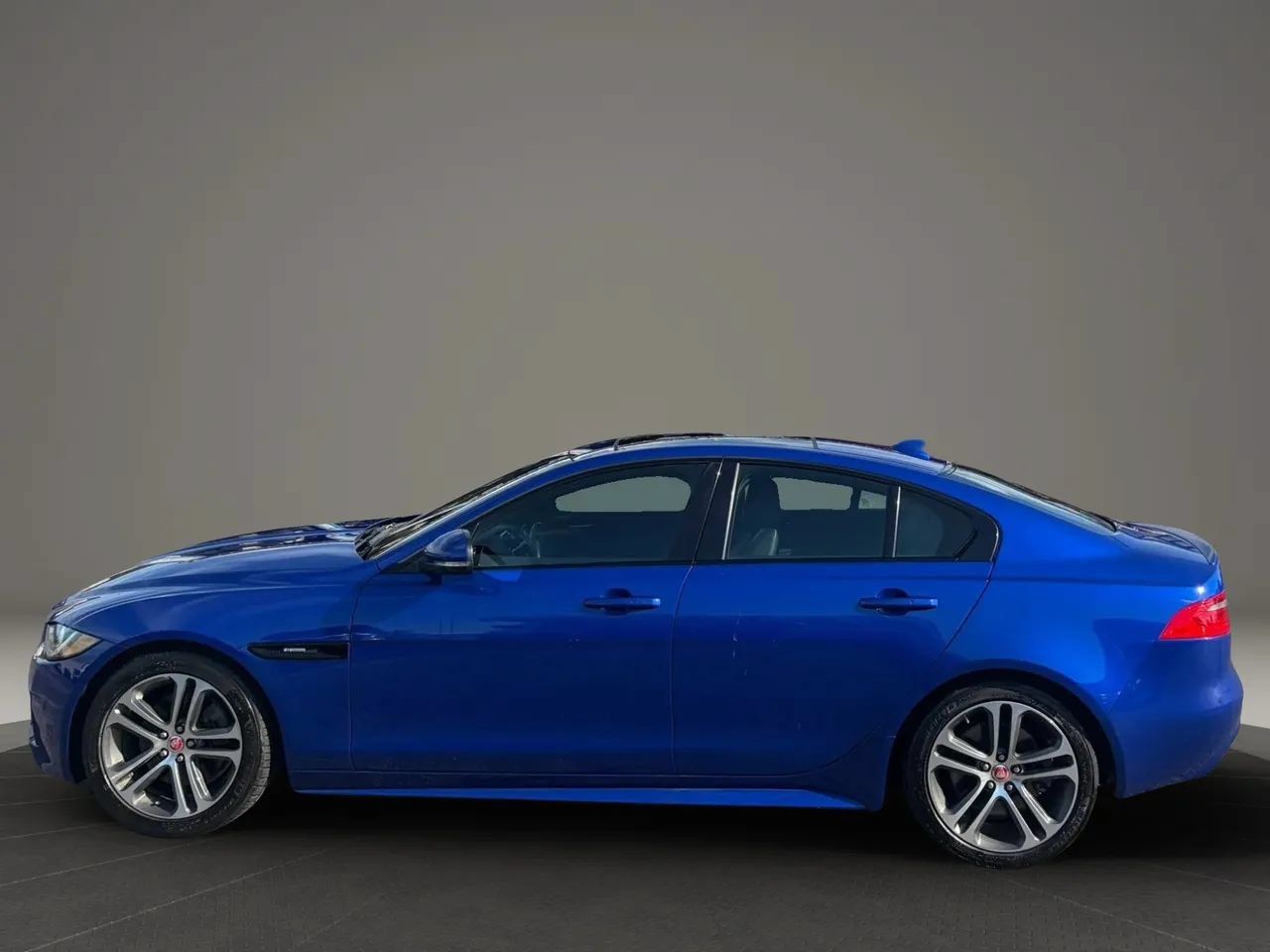 Used 2019 Jaguar XE R-Sport RWD image 2