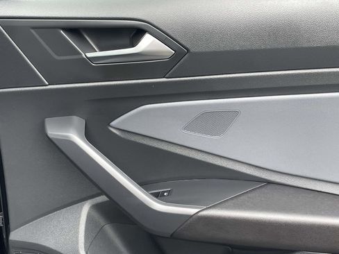 Used 2025 Volkswagen Jetta SE image 16